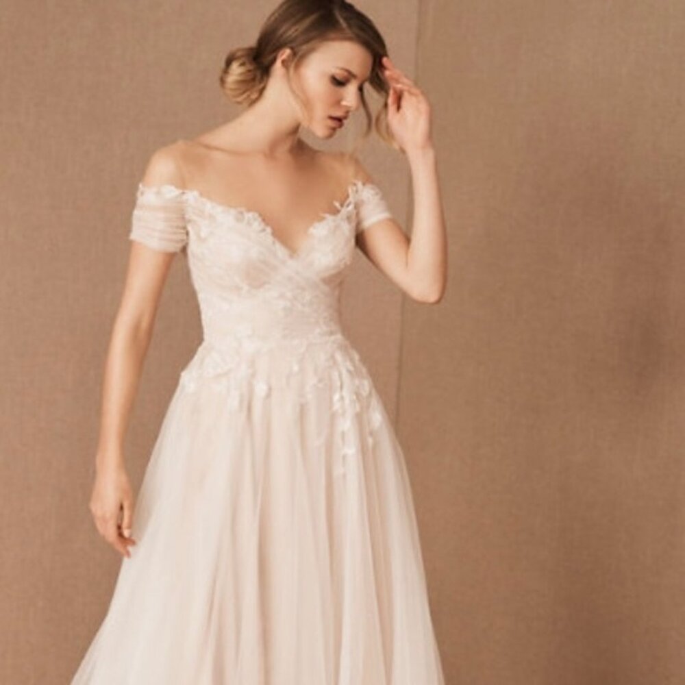 NWT Katara Wedding dress by Willowby by Waters, size 4, never worn, gorgeous